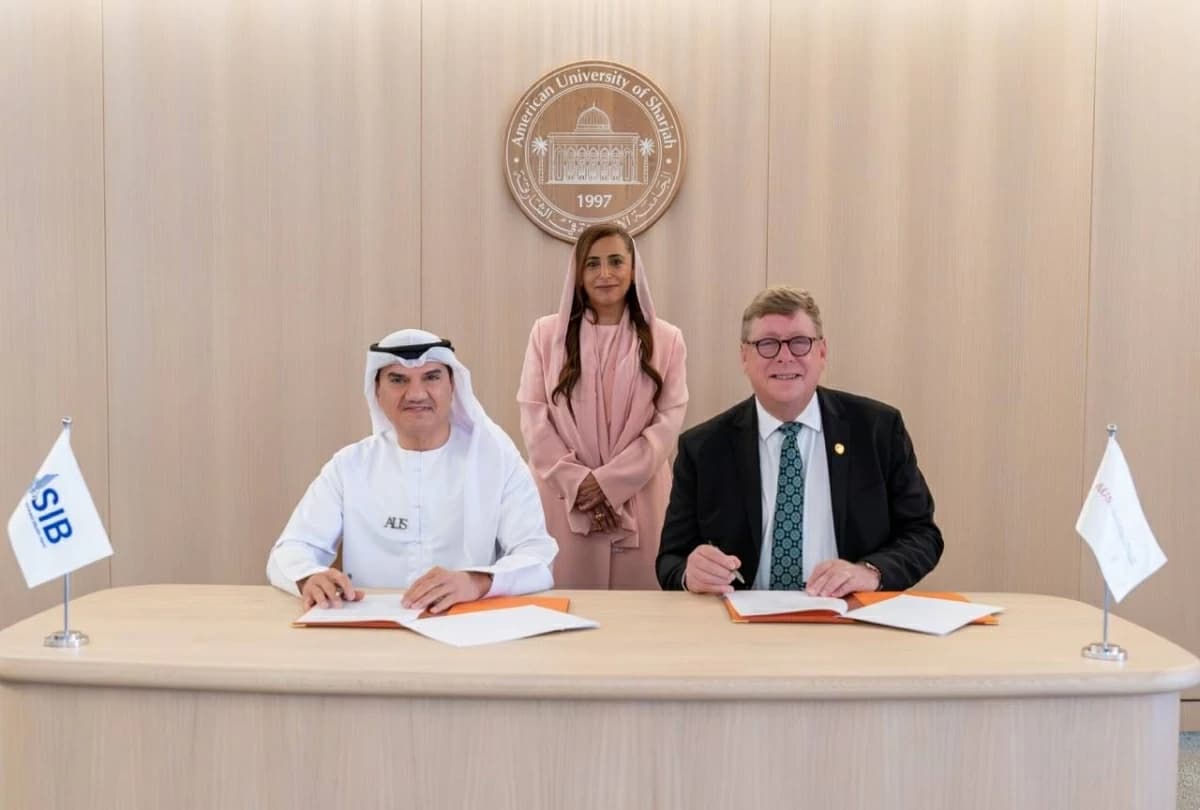 الشارقة الإسلامي والجامعة يعززان المهارات المالية