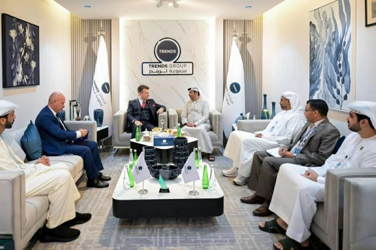تريندز تستقبل السفير المقدموني