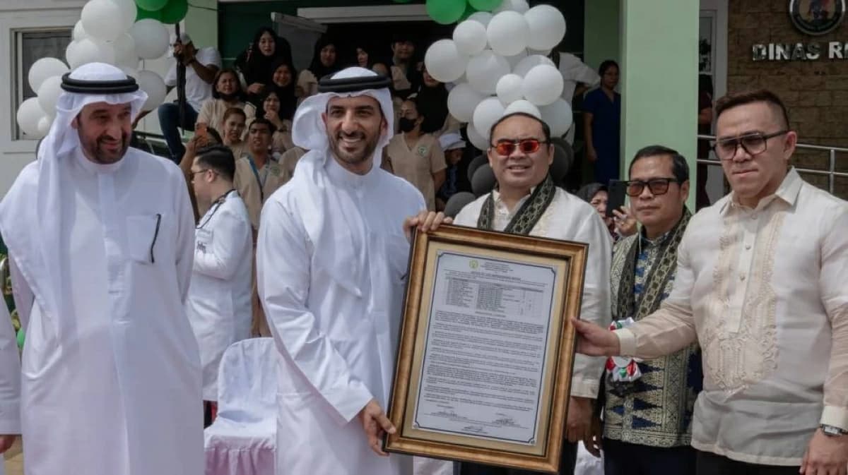 Sultan bin Ahmed Opens Dinas Clinic