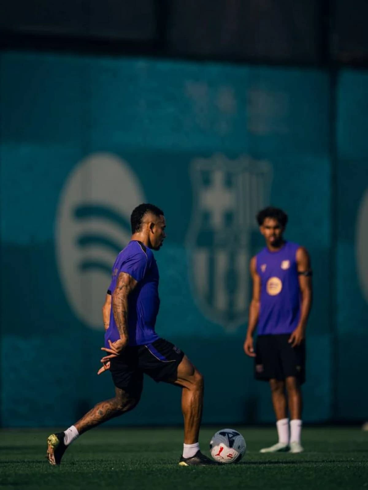 متى والقنوات لمباراة برشلونة وريال بيتيس