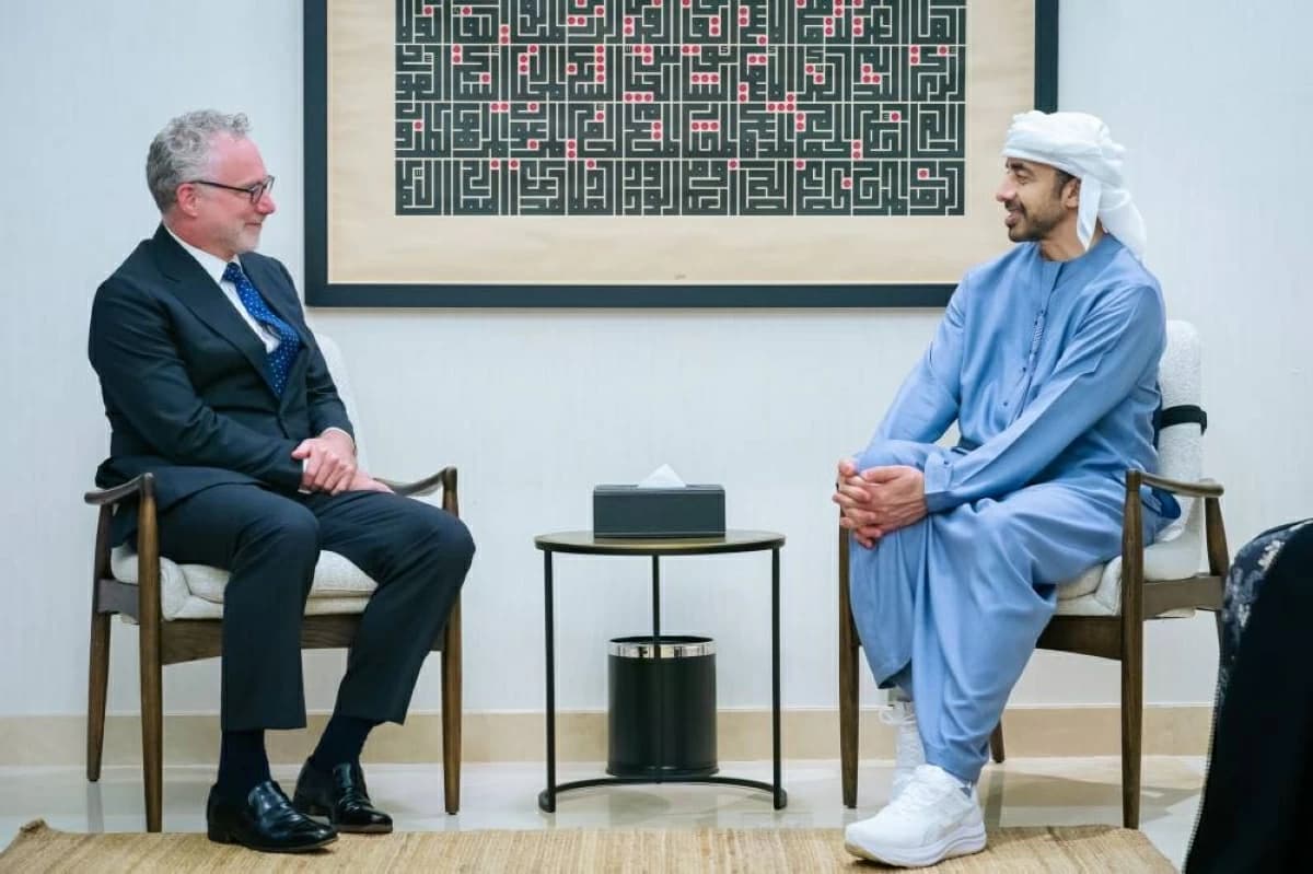 Abdullah bin Zayed and Canadian FM Discuss Regional Issues
