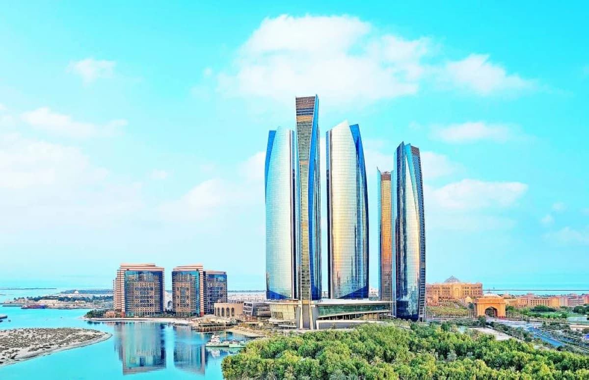 UAE Excels in Attracting Investors