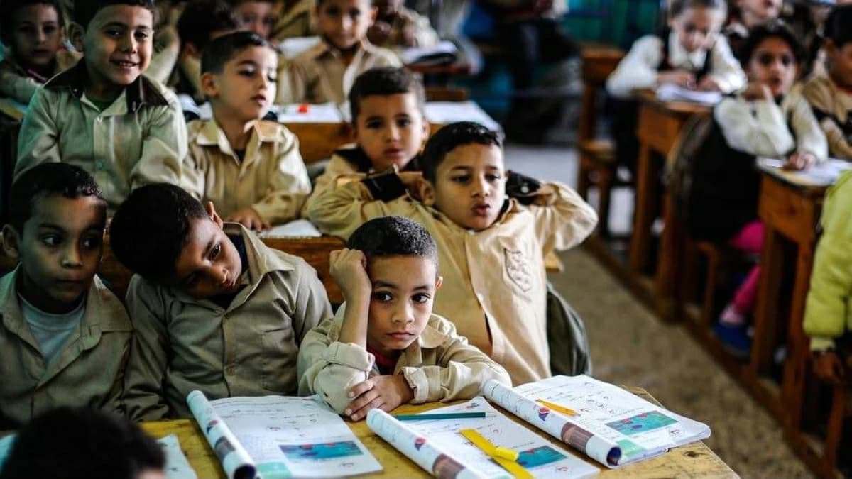Egypt sets date to end evening classes