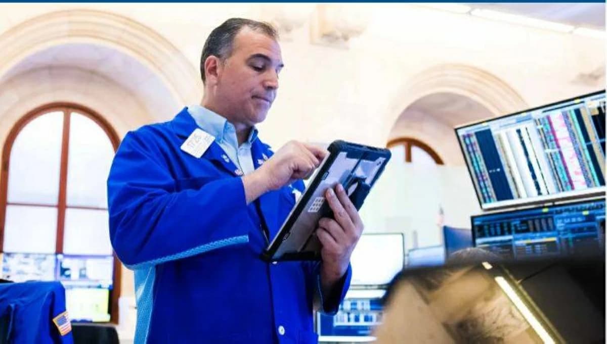 Nasdaq Steadies After Tech Surge