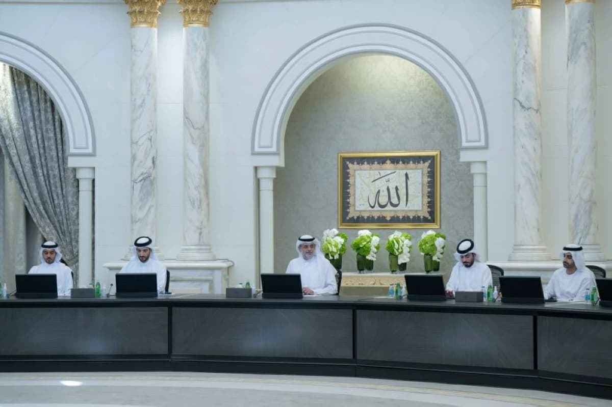 Sharjah officials reviews government policies