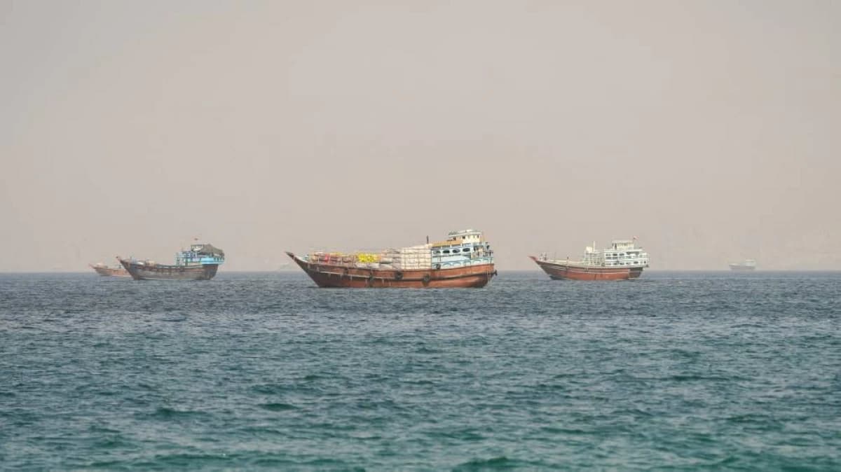 ناقلة تتعرض لمقذوف قبالة بخاء