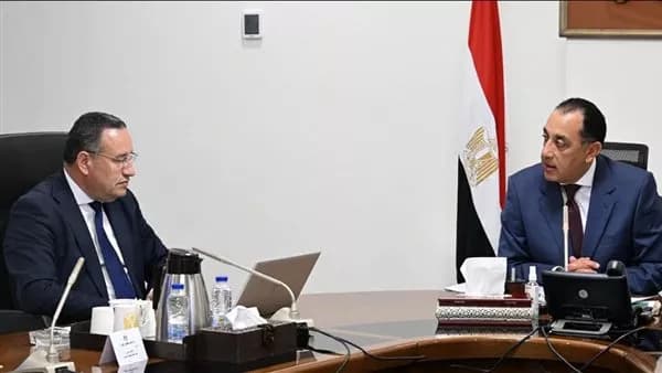 رئيس الوزراء يُتابع تحسين نظام التعليم