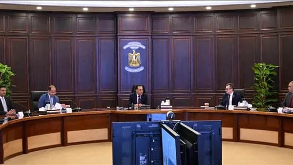 مدبولي يتابع تطوير المرافق للمناطق الصناعية