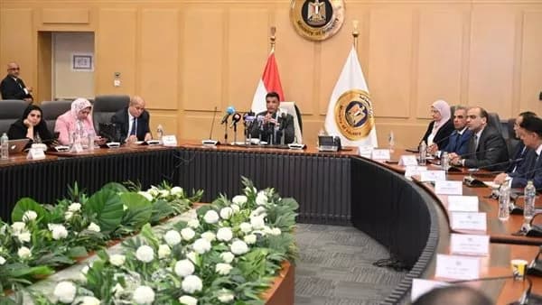 وزير الصناعة يطرح نظام الإيجار المنتهي بالتملك للأراضي