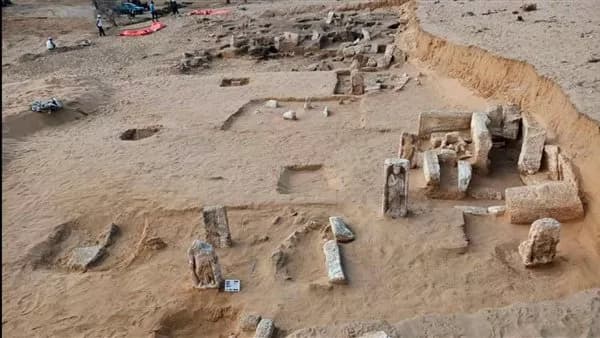 Damietta Tel al-Deir tomb artifacts