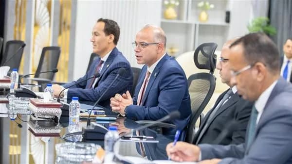 وزيرَا الاستثمار والإنتاج يبحثان تعزيز التعاون