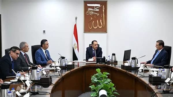 Prime Minister oversees essential stockpile efforts