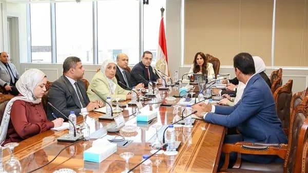 وزيرة الإسكان تتابع تعديل قوانين البناء
