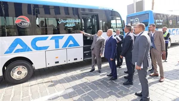 تدشين ميني باصات لتسهيل الوصول لمحطة القطار