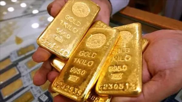 Gold Gains Amid Weak Dollar and Jobs Data Outlook