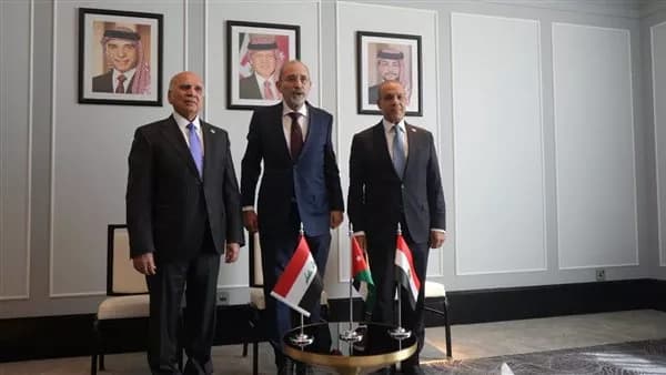 وزير الخارجية يشارك باجتماع التعاون الثلاثي