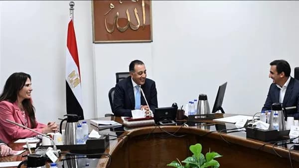 مدبولي يراجع مشروع علم الروم بالساحل