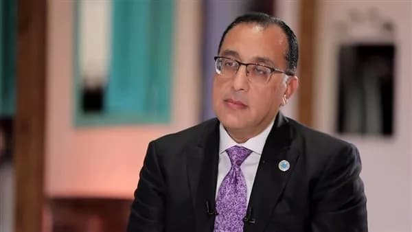 مدبولي يناقش موقع المجمع الحكومي بمطروح