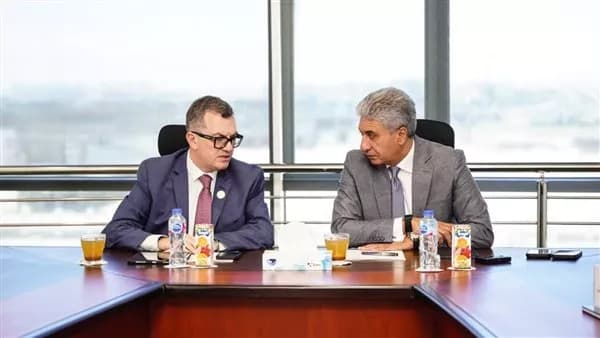 وزيرا السياحة والتخطيط يناقشان الإسهامات الاقتصادية