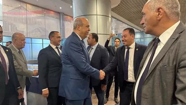 Aviation Minister Oversees Cairo Airport Services