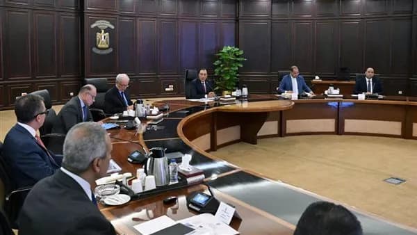 رئيس الوزراء يراجع التطورات في البرنامج الوطني للتحول الاقتصادي