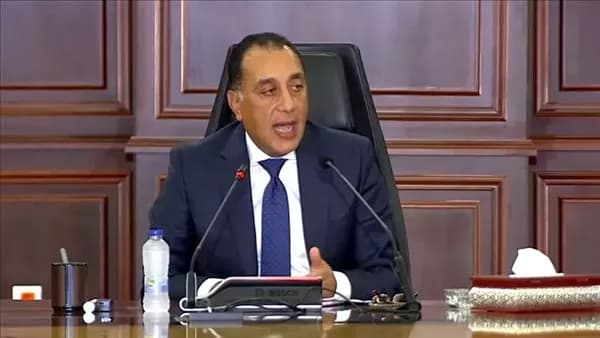 فرض رسوم قدرها 15 دولار على تأشيرات الدخول