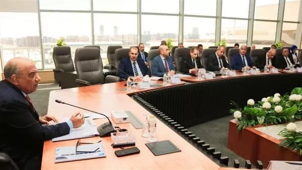 وزير الكهرباء يراجع نظام الفوترة والتسويات