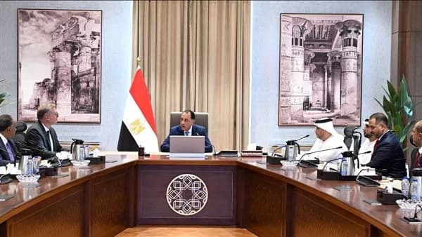 رئيس الوزراء يتابع مشروع الفجيرة العلمين
