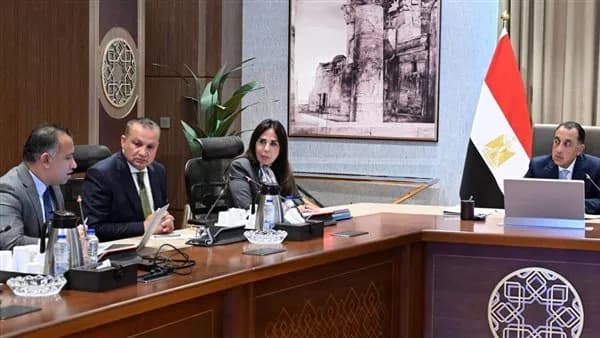 الحكومة تدرس تطوير منطقة الساحل الشمالي لقارون