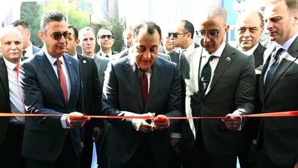 PM opens Ahlan Schools exhibit in Giza