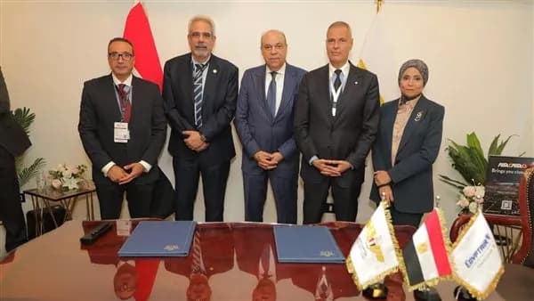 مصر للطيران تتفق مع الأياتا على دعم الاستدامة