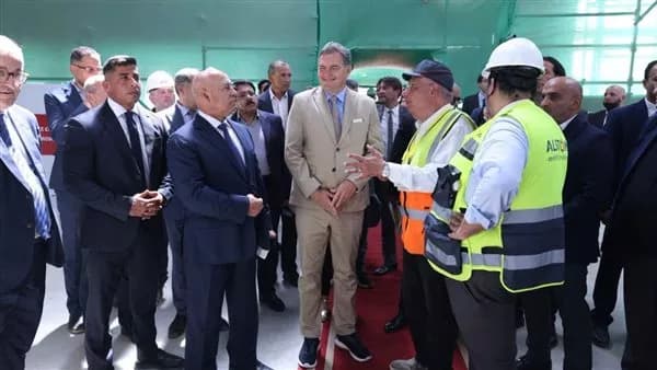 وزير النقل الفرنسي يتفقد مجمع ألستوم في برج العرب