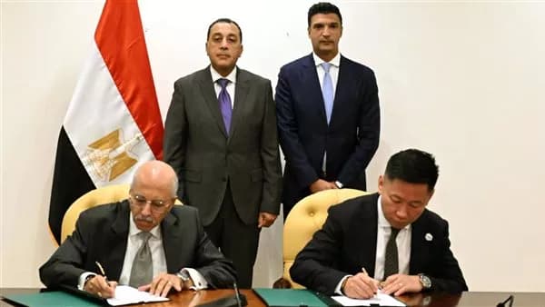 إبرام عقد لإنشاء مصنع بطاريات بتكلفة 2 مليار جنيه