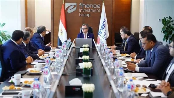 وزير التخطيط يناقش توسعات إيه فاينانس