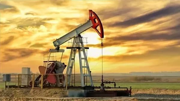 النفط يتراجع دون 102 دولارات