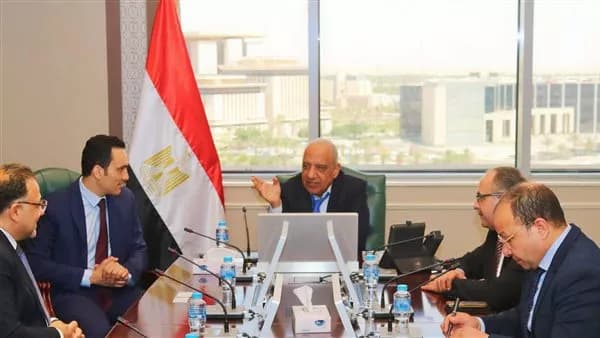 الكهرباء تتعاون مع هيدروفولتا في مشاريع تحلية المياه