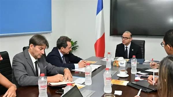 Egypt and France discuss Investment Forum in Paris
