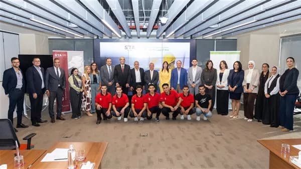 Housing Bank and Al-Suwedi Academy honor top 7 students