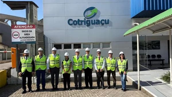 East Port Said and Paraná sign logistics MOU