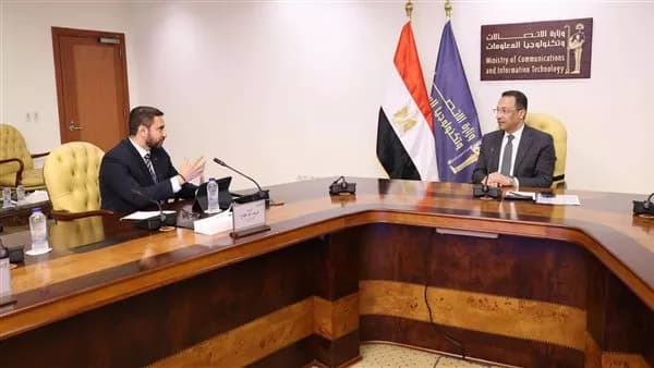وزير الاتصالات يناقش مشروع مركز كيميت للبيانات