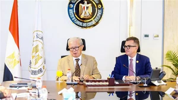 مصر تتباحث مع بنك الاستثمار الأوروبي عن التمويل المبتكر