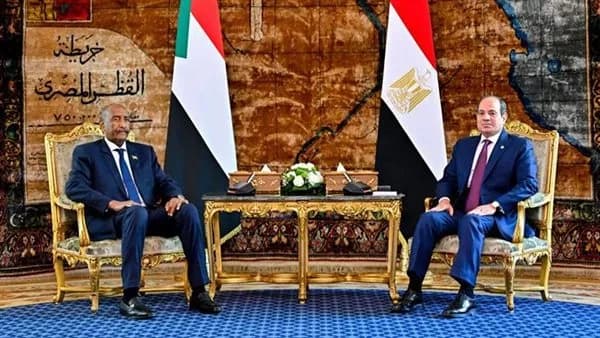 السيسي يناقش تعزيز العلاقات مع السودان