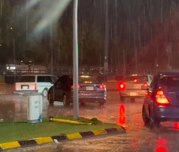 أمطار غزيرة ورعود في مكة