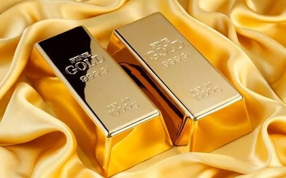 Gold Gains 3% on Dollar Drop