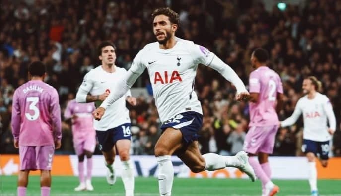 توتنهام يفوز بأول مباراة في الدوري