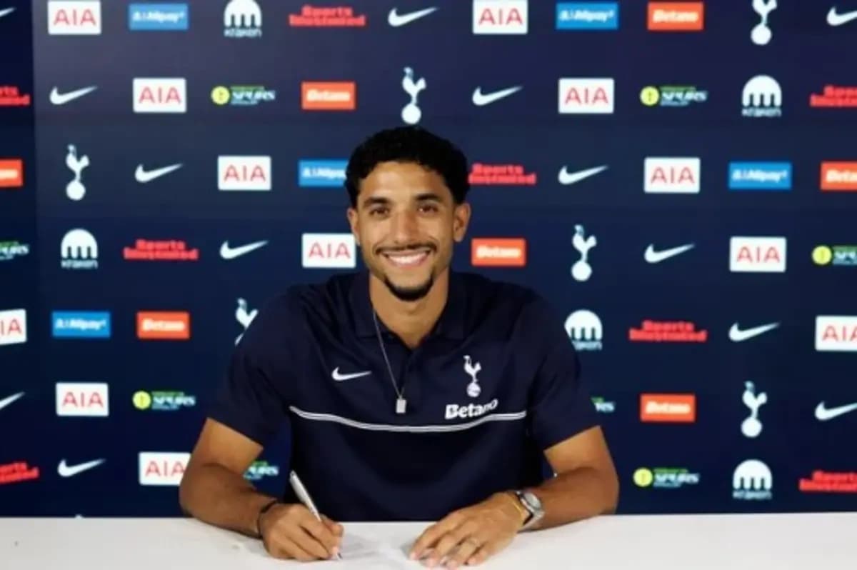 Tottenham loans Marmoush from Man City