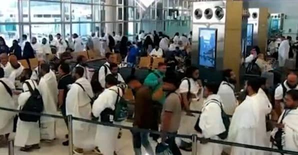 استهداف الحوثي للمدنيين بمطار الملك خالد