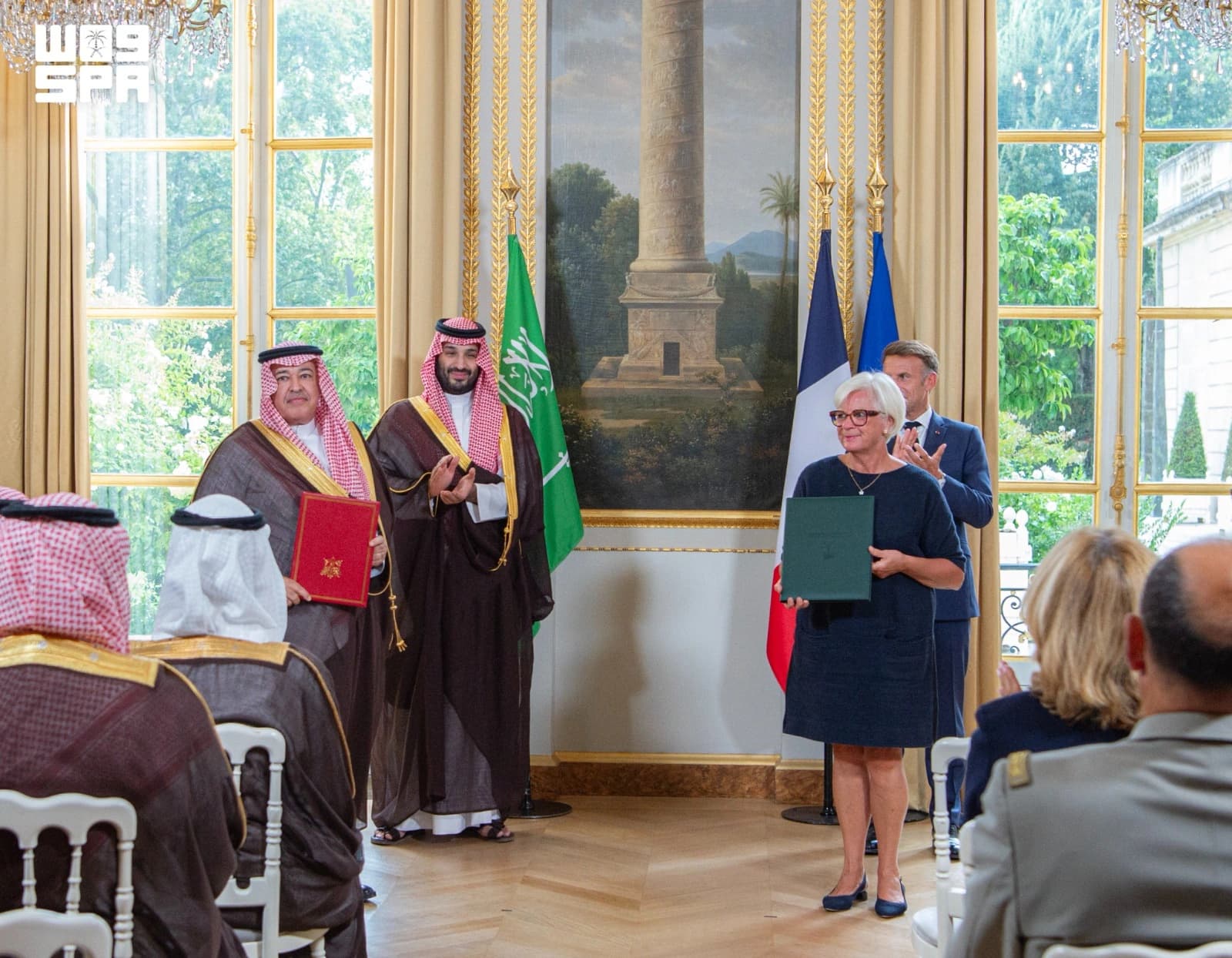 Crown Prince Meets Macron and Signs Agreements