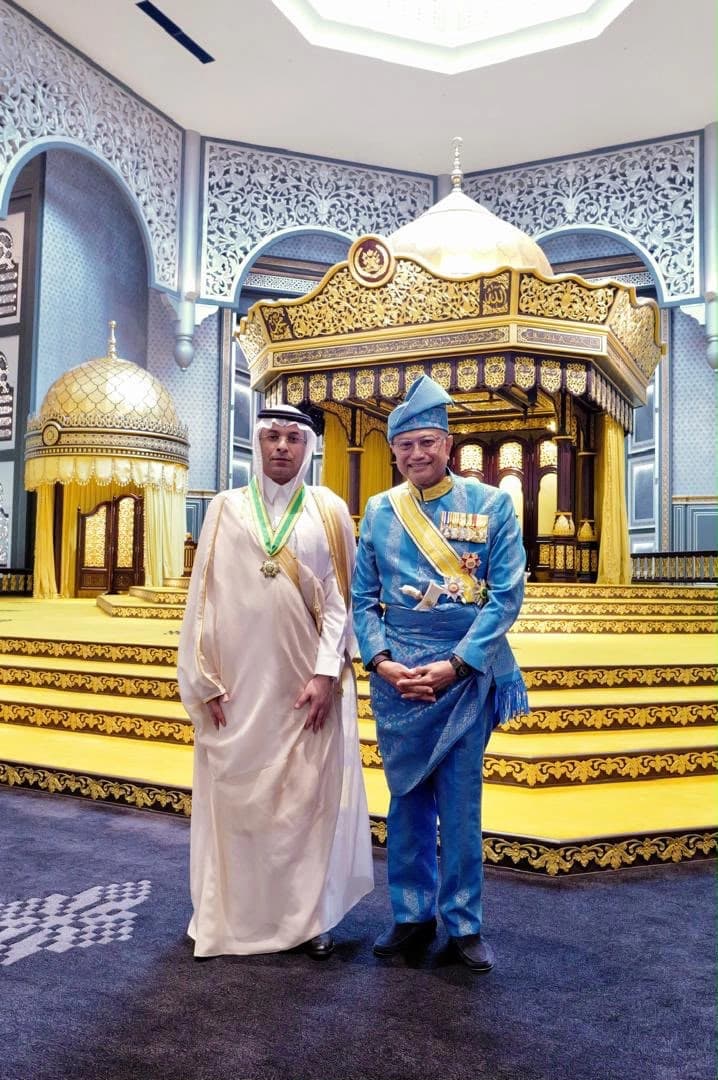 Terengganu Sultan Bestows Medal on Saudi Cultural Attaché