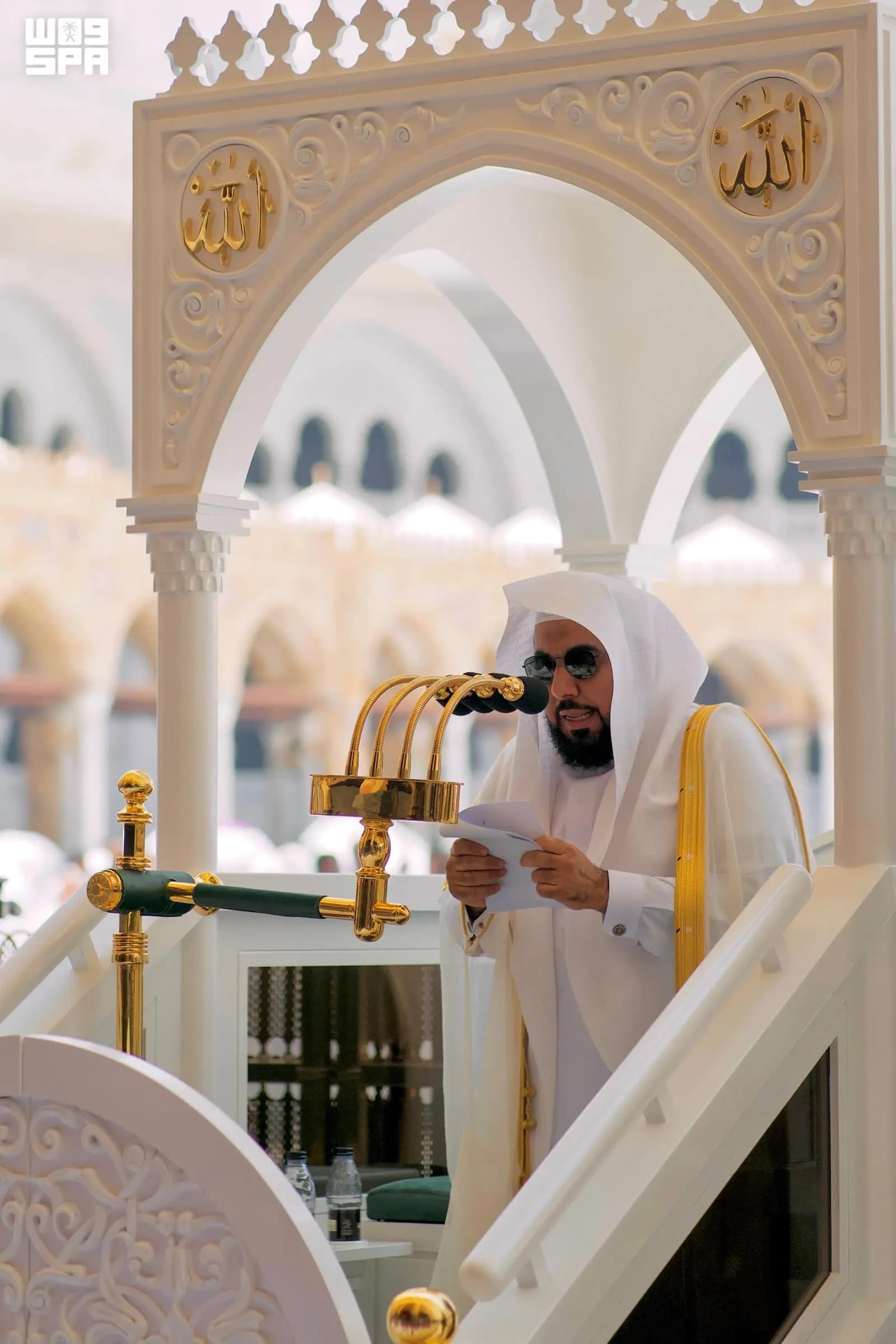 خطيب الحرام يوجه للآباء بضرورة تربية الأبناء
